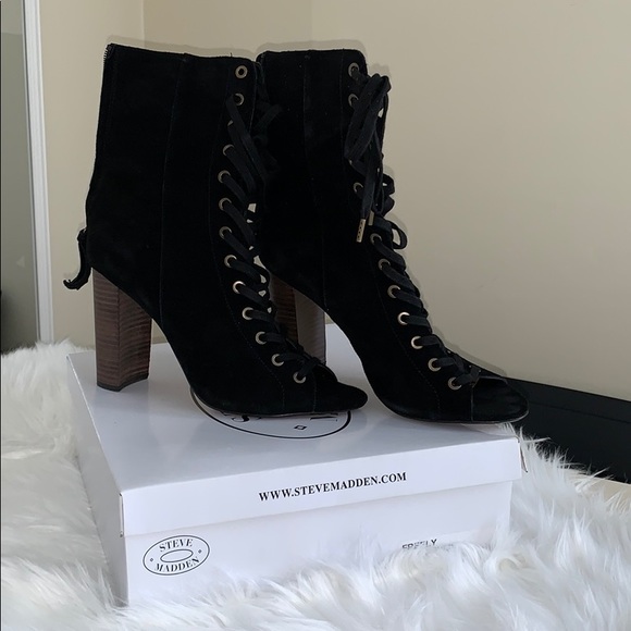 STEVE MADDEN FREELY BLACK SUED - Picture 1 of 4
